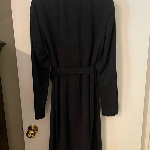 Like NEW Brooks Brothers dress. Navy pinstriped. Size 10 Excellent condition - Picture 4 of 10